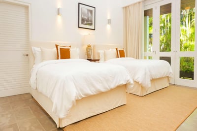 Luxury Villa Photo #15