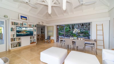 Luxury Villa Photo #35