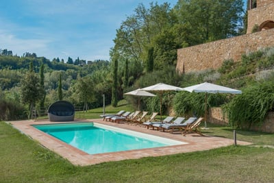 Castelfalfi,Distinta