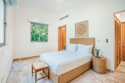 Luxury Villa Photo #32