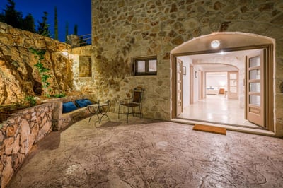 Luxury Villa Photo #9