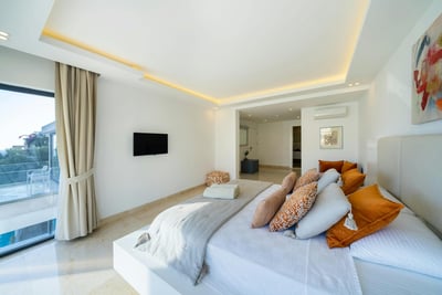 Luxury Villa Photo #49