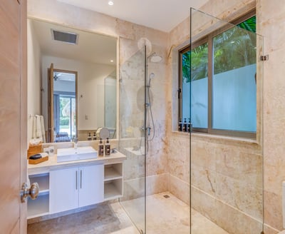 Luxury Villa Photo #29
