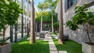 Luxury Villa Photo #23