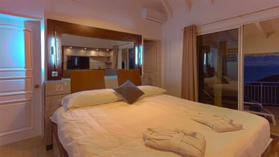 Luxury Villa Photo #45