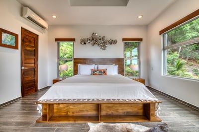 Luxury Villa Photo #28