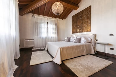 Luxury Villa Photo #26