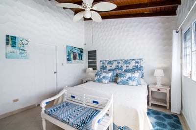Luxury Villa Photo #15