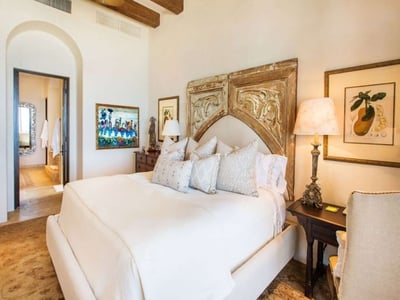Luxury Villa Photo #26