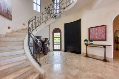 Luxury Villa Photo #47