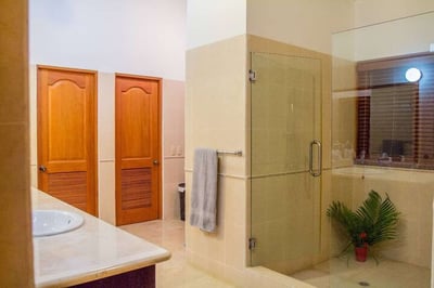 Luxury Villa Photo #14