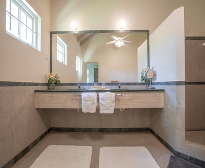 Luxury Villa Photo #38