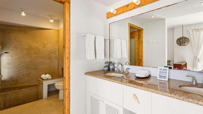 Luxury Villa Photo #19