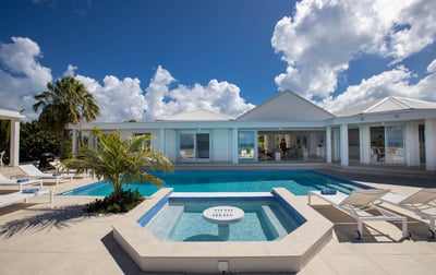 Luxury Villa Photo #9