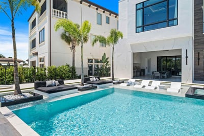 Luxury Villa Photo #6