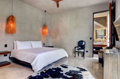 Luxury Villa Photo #23
