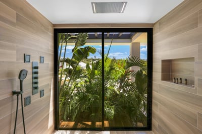 Luxury Villa Photo #24