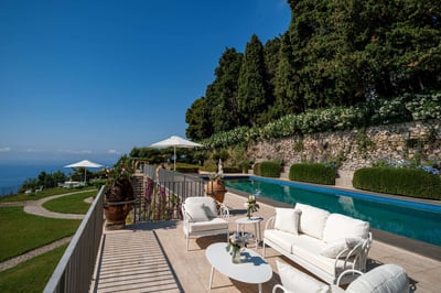 Luxury Villa Photo #9