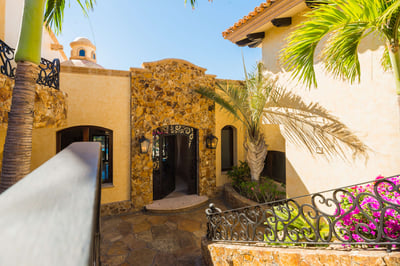 Luxury Villa Photo #48