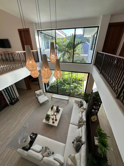 Luxury Villa Photo #13