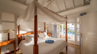 Luxury Villa Photo #32
