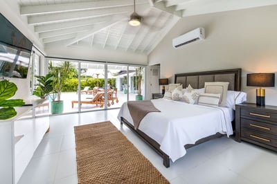 Luxury Villa Photo #17