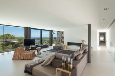 Luxury Villa Photo #17