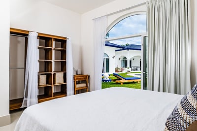 Luxury Villa Photo #30