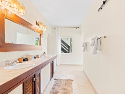 Luxury Villa Photo #33