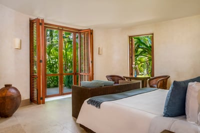 Luxury Villa Photo #32