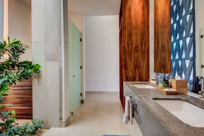 Luxury Villa Photo #23