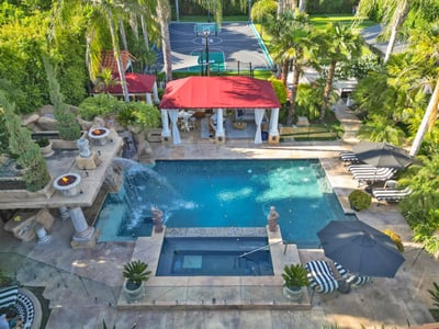 Luxury Villa Photo #7