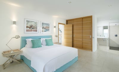 Luxury Villa Photo #14
