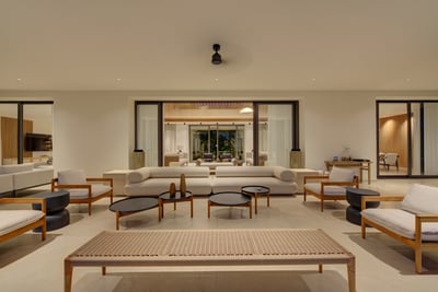 Luxury Villa Photo #14