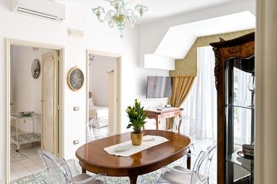 Luxury Villa Photo #24
