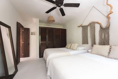 Luxury Villa Photo #24