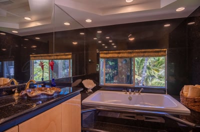 Luxury Villa Photo #15