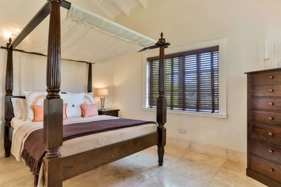 Luxury Villa Photo #31
