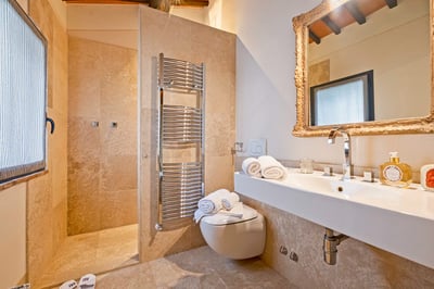 Luxury Villa Photo #32