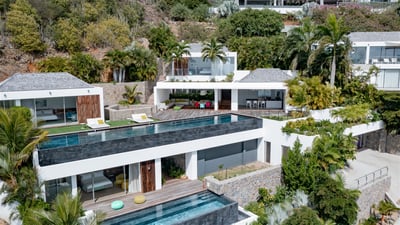 Luxury Villa Photo #3