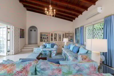 Luxury Villa Photo #13