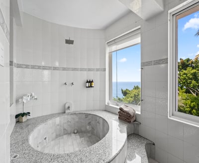 Luxury Villa Photo #61