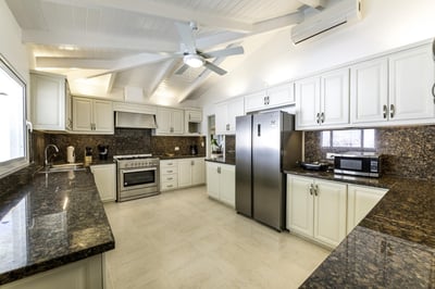 Luxury Villa Photo #4