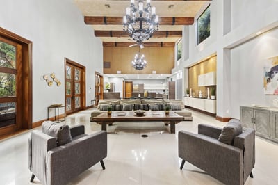 Luxury Villa Photo #17