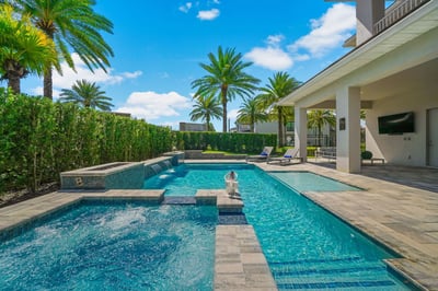 Luxury Villa Photo #4