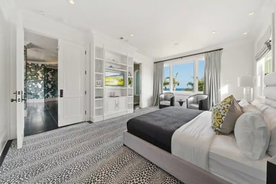 Luxury Villa Photo #36