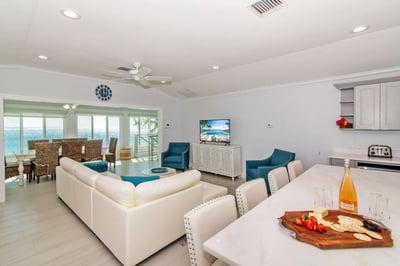 Luxury Villa Photo #18