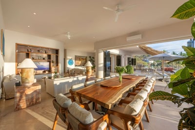 Luxury Villa Photo #21
