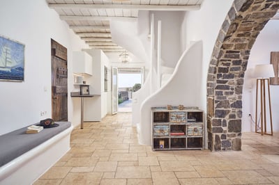 Luxury Villa Photo #30