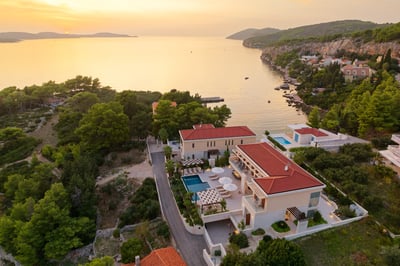 Luxury Villa Photo #66